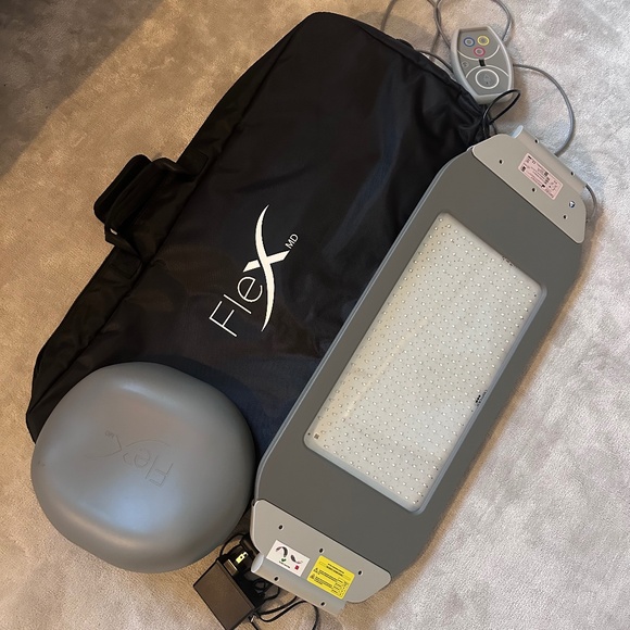 Dermalux Flex MD - Medical Grade LED Light Therapy Device Regular Price - Picture 2 of 4
